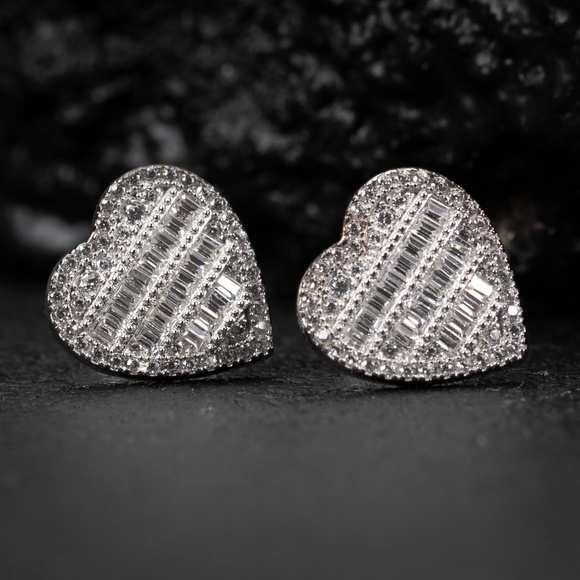 Pretty Heart 14K White Gold Sterling Silver Cute Womens Baguette Stud Earrings - Picture 4 of 5